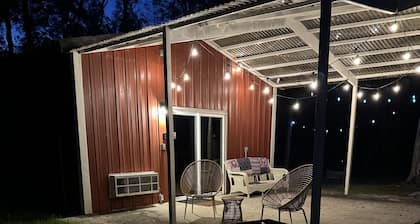 Tiny Cabin for Two: Fire Pit & Stargazing Nights