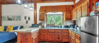 Secluded Cabin on 21 Acres Near Florida Springs