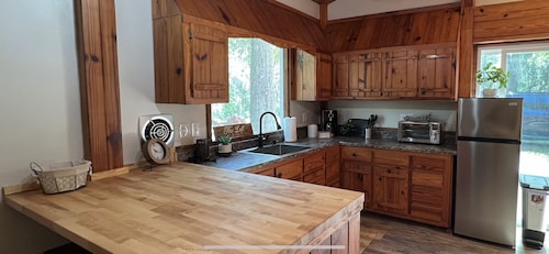 Peaceful Cabin Getaway Near Spirit of the Suwannee