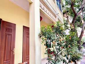 Exterior detail - Ngôi Nhà Việt Ấm Cúng Hướng Sân Vườn Giường Cỡ Queen (Dong Anh)