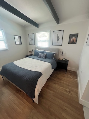 3 bedrooms, desk, iron/ironing board, free WiFi