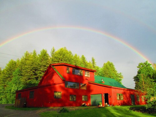 Cozy apartment that’s conveniently located just on the edge of town. 