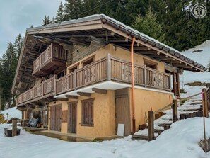 Esterni