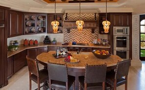 Mikrowelle, Ofen, Herdplatte, Geschirrspüler