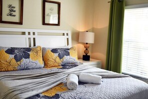 4 bedrooms, iron/ironing board, WiFi, bed sheets - Disney escape with private pool resort amenities! (Kissimmee)