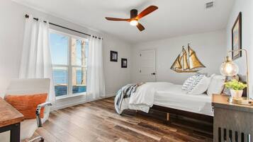 4 chambres, bureau, fer et planche Ă repasser, lit parapluie