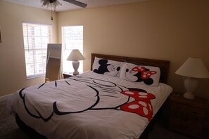 3 soverom, strykejern/-brett, reiseseng for barn og wi-fi (inkludert)