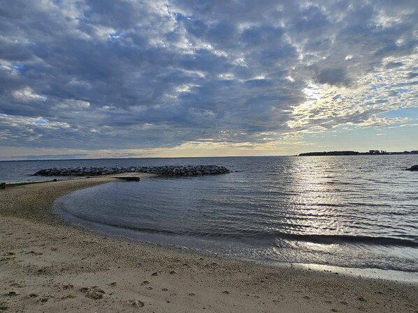Beach - Relaxing at the river (Montross)