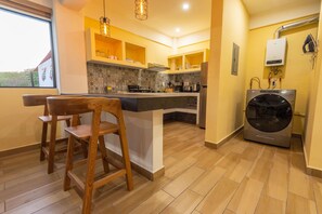 Deluxe Condo | Laundry