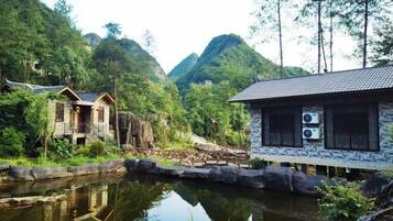 المنشأة من الخارج