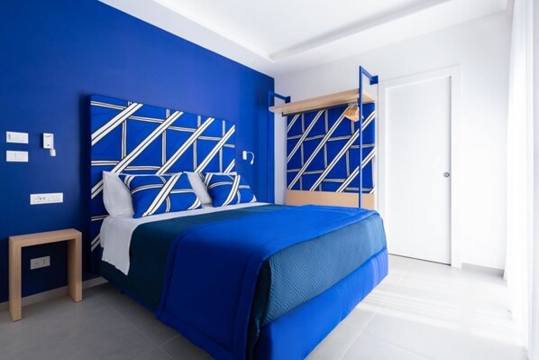 2 bedrooms, in-room safe, desk, iron/ironing board