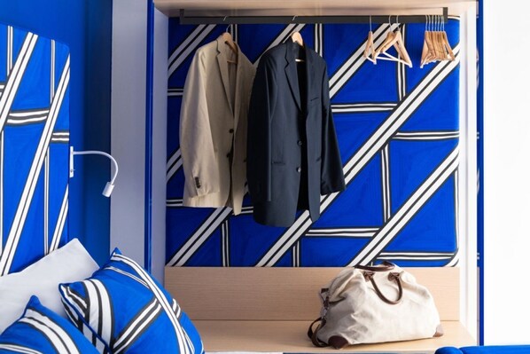 2 Schlafzimmer, Zimmersafe, Schreibtisch, Bügeleisen/Bügelbrett