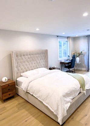 3 slaapkamers, een strijkplank/strijkijzer, wifi, beddengoed