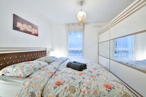 2 chambres, fer et planche à repasser, Wi-Fi gratuit, draps fournis