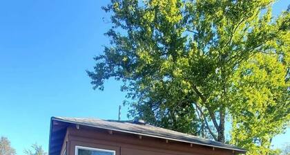 Sunset Hideaway on Indian Lake: Lake Breezes and Summer Dreams