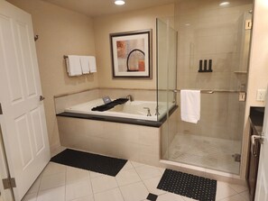 Hair dryer, towels - Penthouse Studio with Balcony! Strip View (Las Vegas)