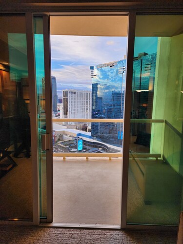 Penthouse Studio with Balcony! Strip View