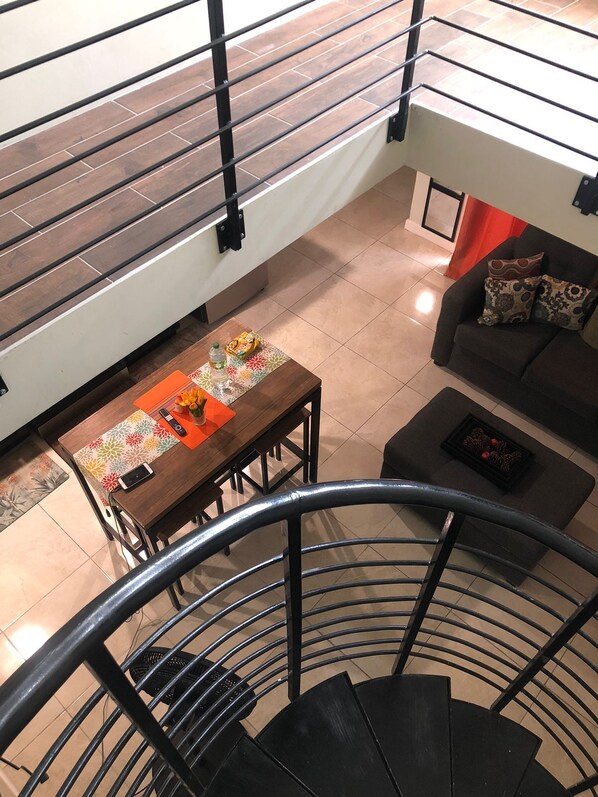 Interior - Sophisticated, cozy 3rd floor apartment minutes from top Kingston attractions (Kingston)