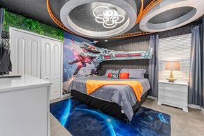 9 bedrooms, iron/ironing board, free WiFi, bed sheets - Disney Dreamer`s Retreat (Davenport)