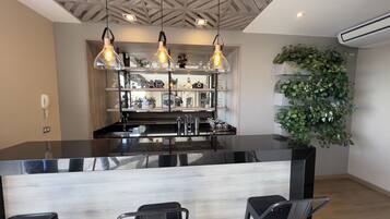 Bar (in der Unterkunft)