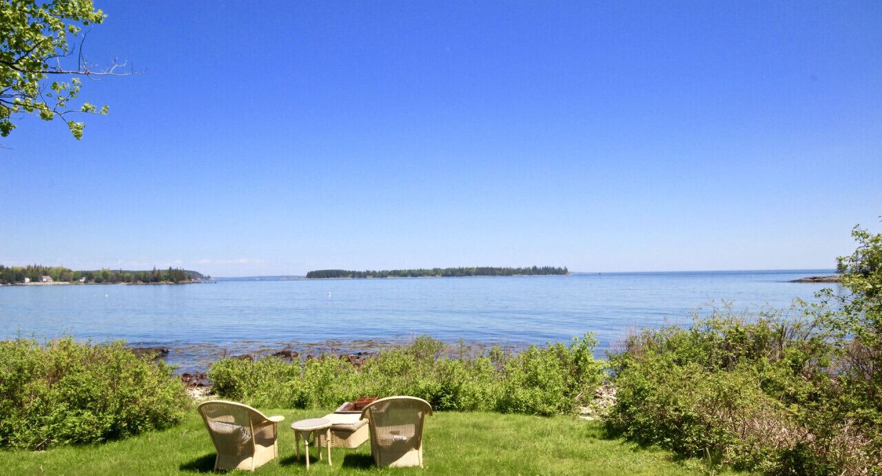 Oceanfront and Pet Friendly Cottage