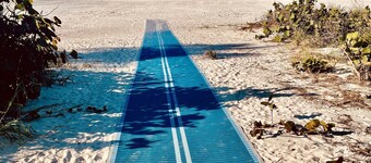 106 Beachfront Corner: Gulf Views, Pool, Walk Times Sq