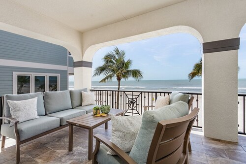3132-3134 Gulf-Front 10BR Estate: Private Pools, Spas, Views