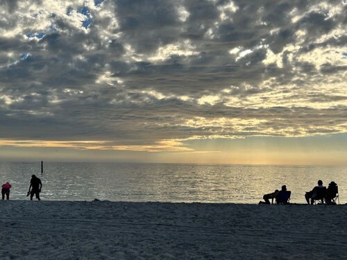 Relax in the Florida Sunshine! OFFERING DISCOUNTS FOR APRIL, 2026!!