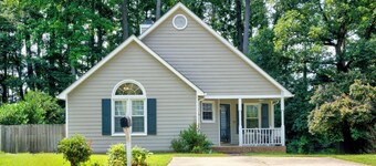 3 Bed, Jaccuzzi, Kids Essentials, Walk to Restaurant, Keurig, Grill,Ofiice,Crib,