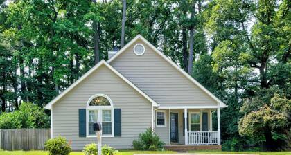 3 Bed, Jaccuzzi, Kids Essentials, Walk to Restaurant, Keurig, Grill,Ofiice,Crib,