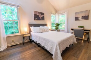 3 habitaciones, escritorio, tabla de planchar con plancha y wifi gratis