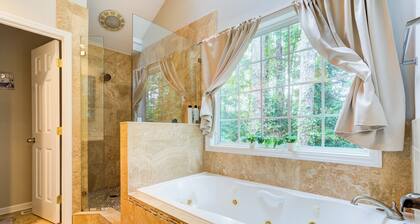 3 Bed, Jaccuzzi, Kids Essentials, Walk to Restaurant, Keurig, Grill,Ofiice,Crib,