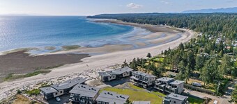 Saratoga Sands at THE BEACH HOUSE