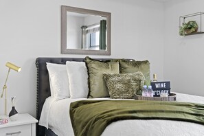 2 habitaciones, tabla de planchar con plancha, wifi y ropa de cama