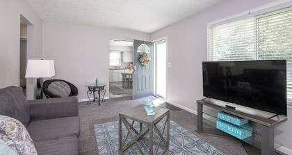 Cute 3Bdrm House | Laundry, Game Room, Backyard