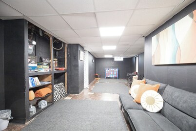 Cute 3Bdrm House | Laundry, Game Room, Backyard