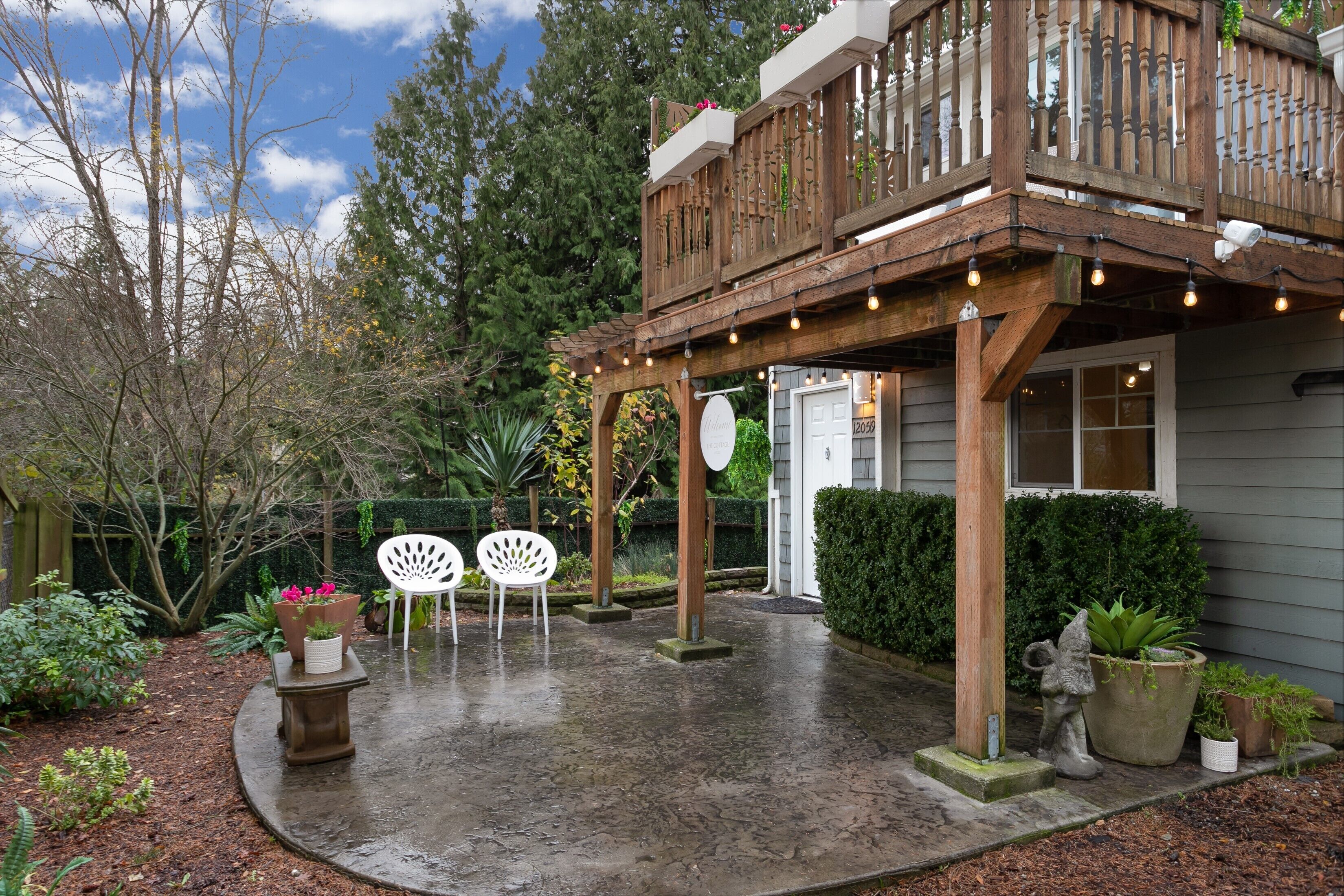 The Cottage + Unit B at Lotus Estates - Pool and Hot Tub! 
