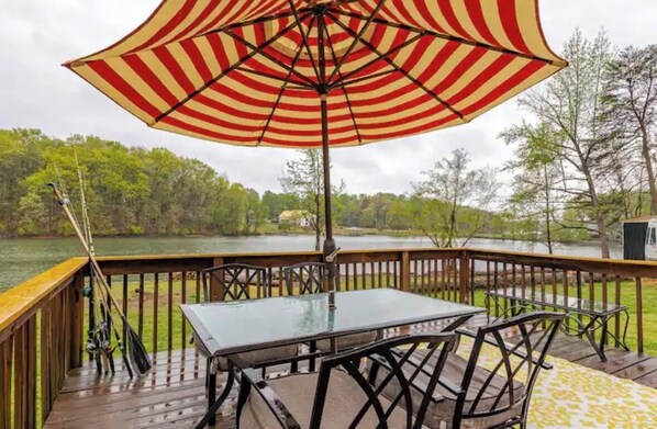 屋外ダイニングエリア