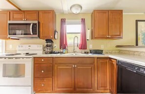 Microwave, oven, stovetop, dishwasher