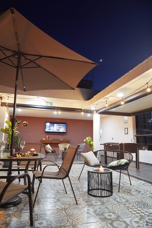 Outdoor dining - Casa Cheljo Tiene Comodos Lofts con Todas las Comodidades (Guadalajara)