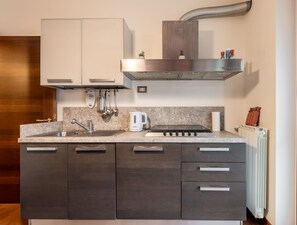 Refrigerador, microondas, horno y lavavajillas 