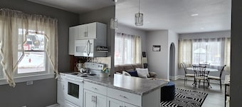 Becky's Bee Hive, Clean, Cozy, Affordable and Family Friendly!