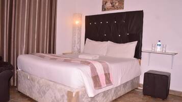 3 Schlafzimmer, Bügeleisen/Bügelbrett, WLAN, Bettwäsche