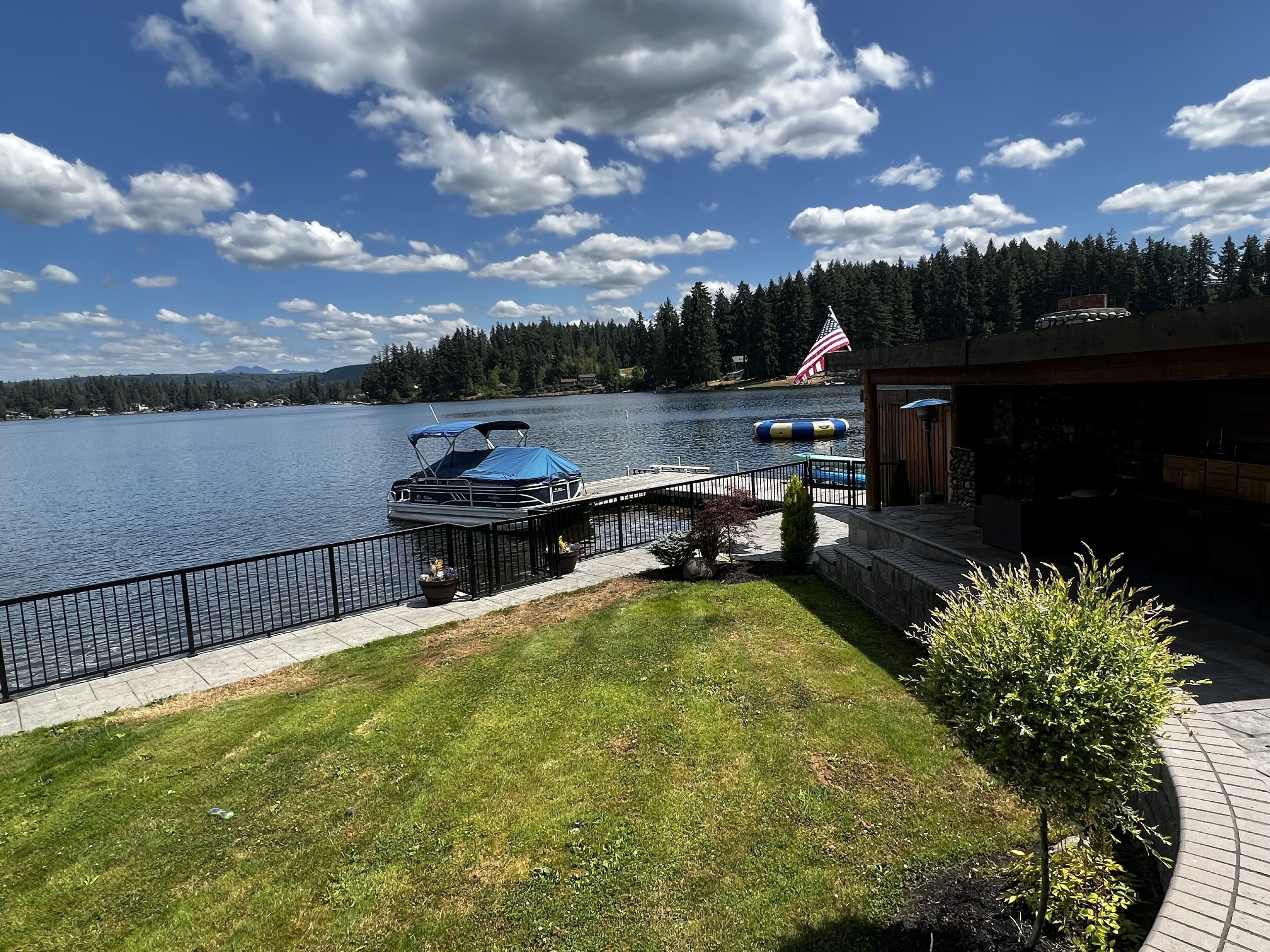 Lakefront Guesthouse Cabin with Loft