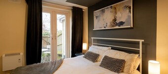 2BR Headington Flat | Central & Free Parking