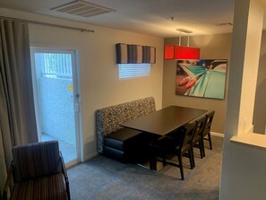 Dining - Super Bowl Special 2 Bedroom Condo Full Kitchen 2.5 Miles to Stadium Sleeps 6!!! (Las Vegas)