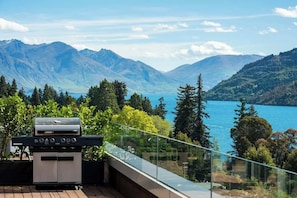 Property grounds - The Cove Penthouse, Free Parking, Hot Tub, AC, BBQ (Queenstown)