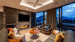 Fernseher, Kamin, Arbeitsbereiche