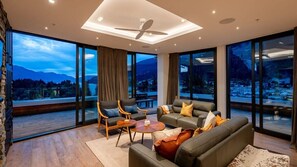 TV, fireplace, offices