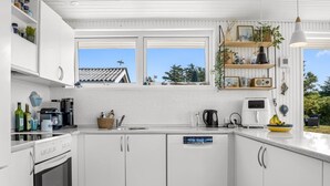 Fridge, dishwasher, cookware/dishes/utensils
